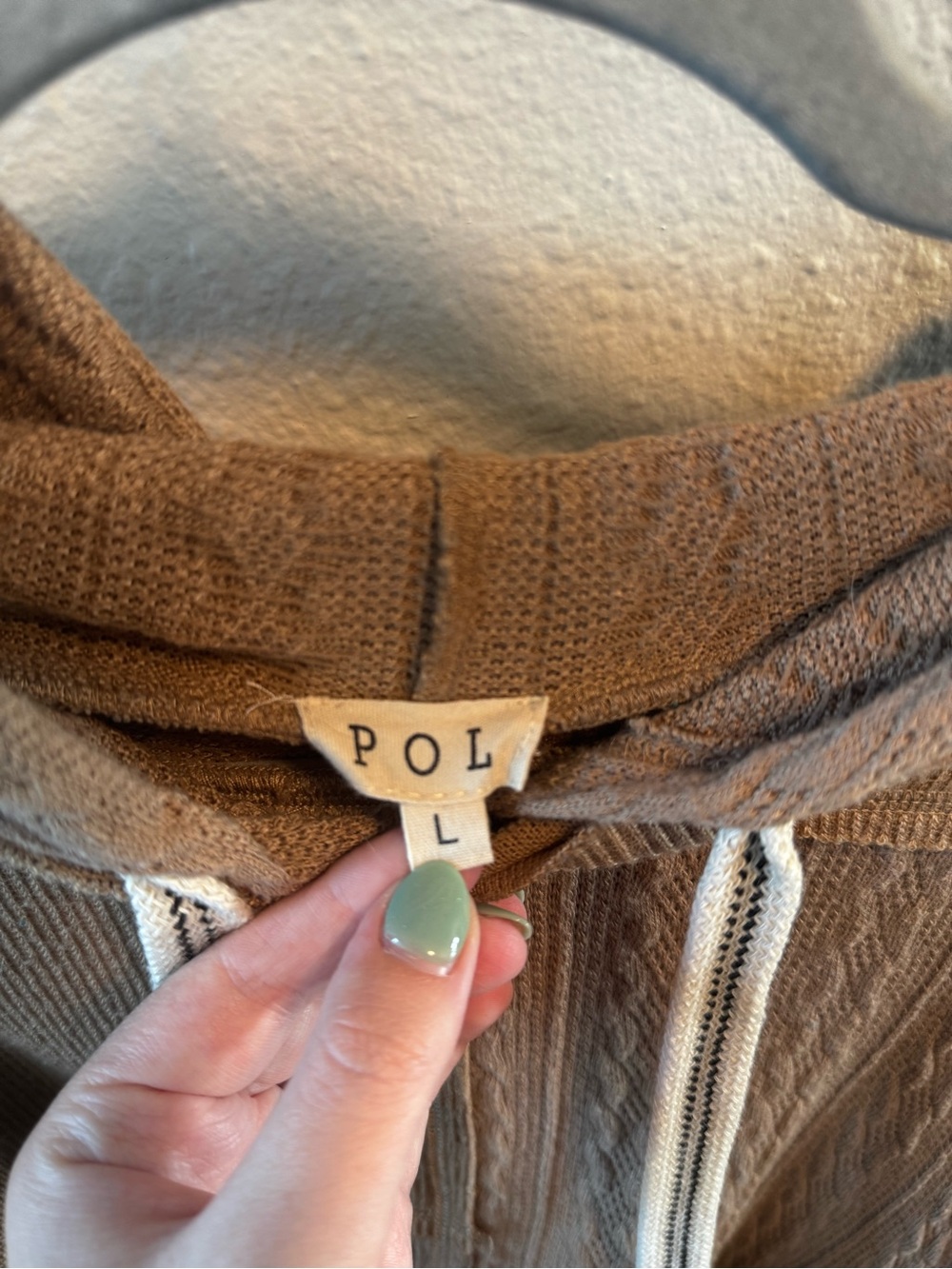 Women’s Brown Hooded Cable-Knit Sweater - Picture 3 of 3